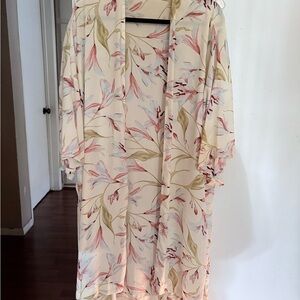 Carly Jean Los Angeles Cream and Pink Floral Robe